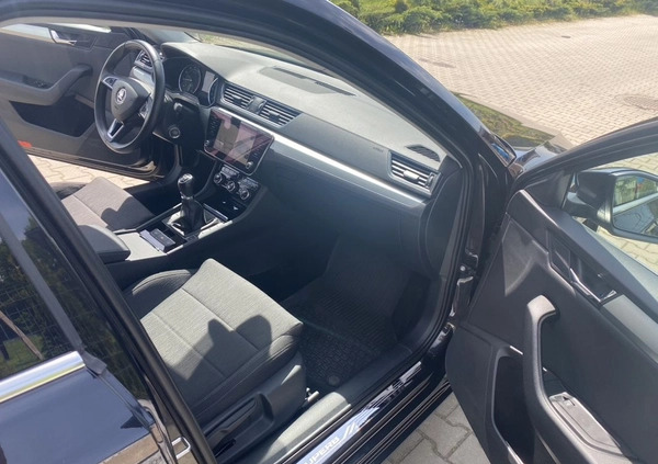 Skoda Superb cena 76900 przebieg: 136000, rok produkcji 2018 z Brzeg Dolny małe 211